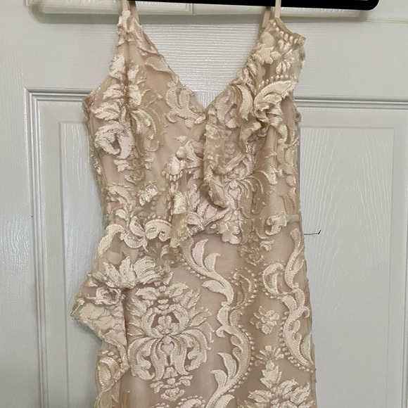NWT Lulu’s Harmony Song Ivory Velvet Midi Dress - Picture 3 of 5